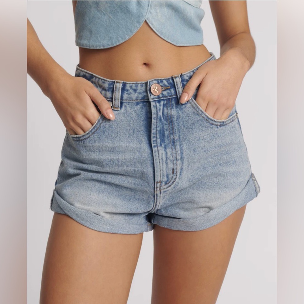 One Teaspoon High Waist Bandit shorts in Hendrix size 25